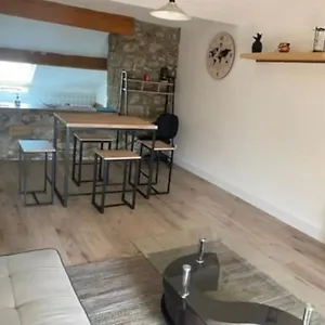 https://superbe-appartement-au-chateau-daubenas.hotels-rhonealpes.com